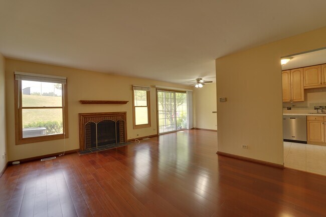 Photo - 1866 Fox Run Dr