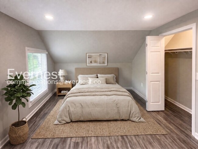 Photo - 239 Jeffery Dr