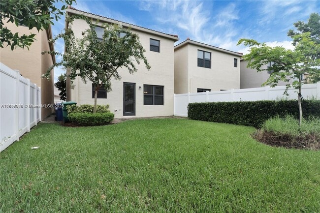 Photo - 673 NE 191st St