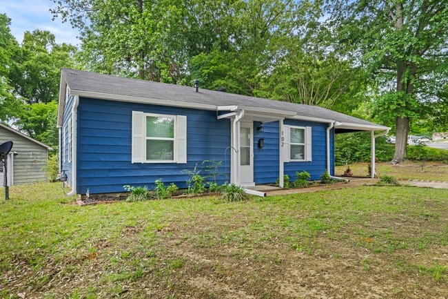 Photo - 102 Pine Cir