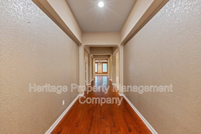 Photo - 141 Springtree Gate