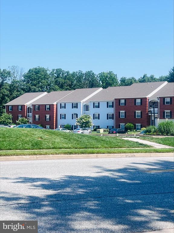 Building Photo - 5 Mullingar Ct Unit 201 Rental
