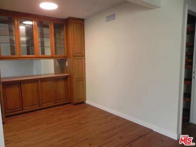 Photo - 879 Coriander Dr