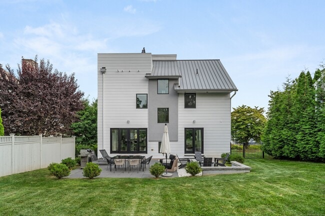 Photo - 200 Hillspoint Rd