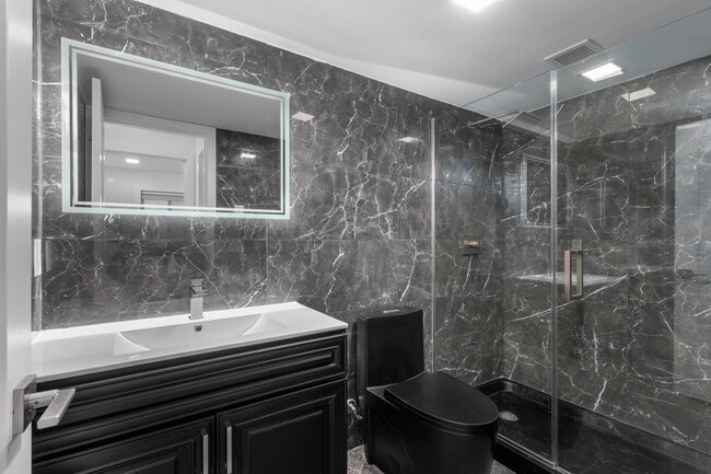 Photo - University Square