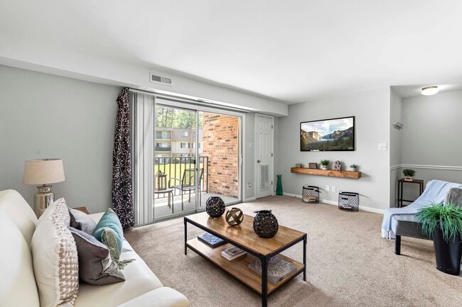 Living room - PineGate - Students save up to 10%!