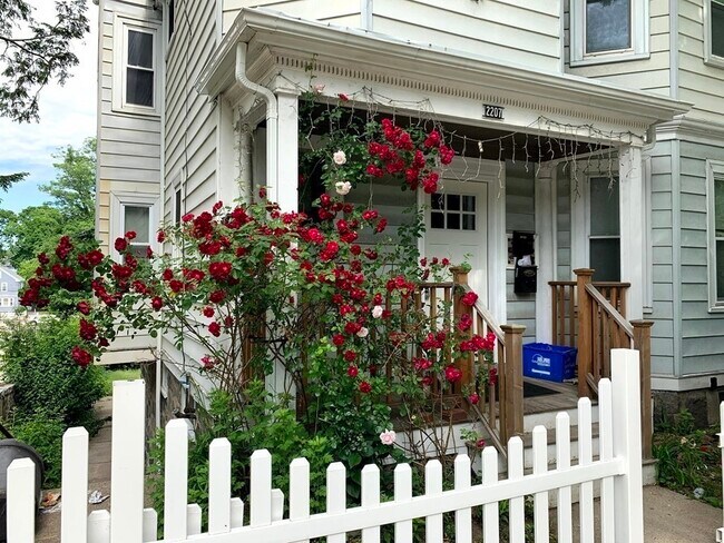 Photo - 2207 Dorchester Ave Unidad 1