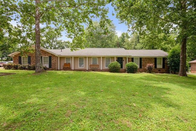 Building Photo - Beautiful Brick Ranch Home in Franklin