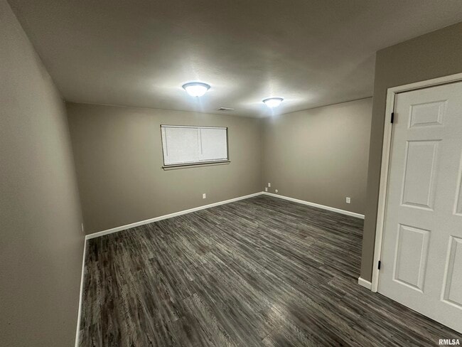 Building Photo - 2915 W Cannes Dr Unit A