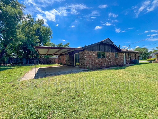 Photo - 2400 SW 63rd St