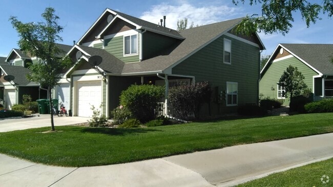 Building Photo - Nice 2 Story Townhome with Attached Garage...
