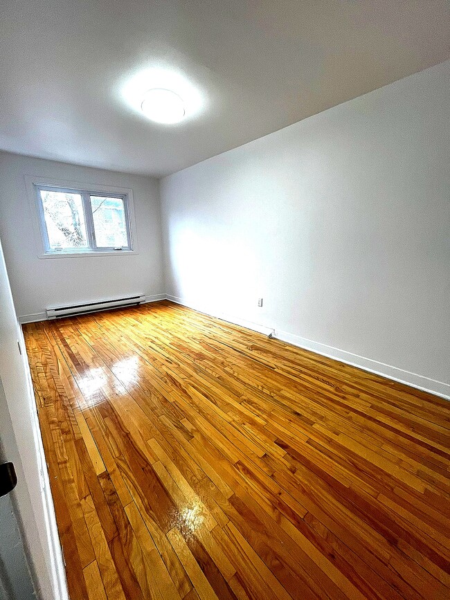 Photo - 7489 Av De Châteaubriand Unit 2
