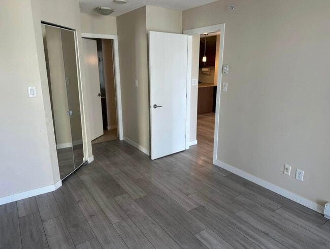 Photo - 9888 Cameron St