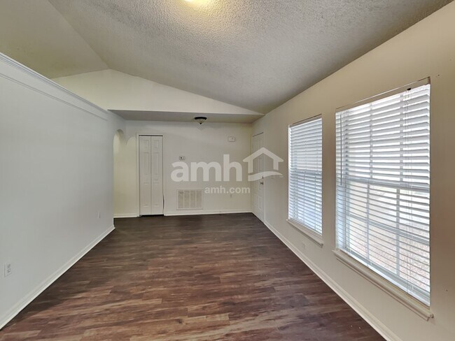 Photo - 1075 NW Albion Street