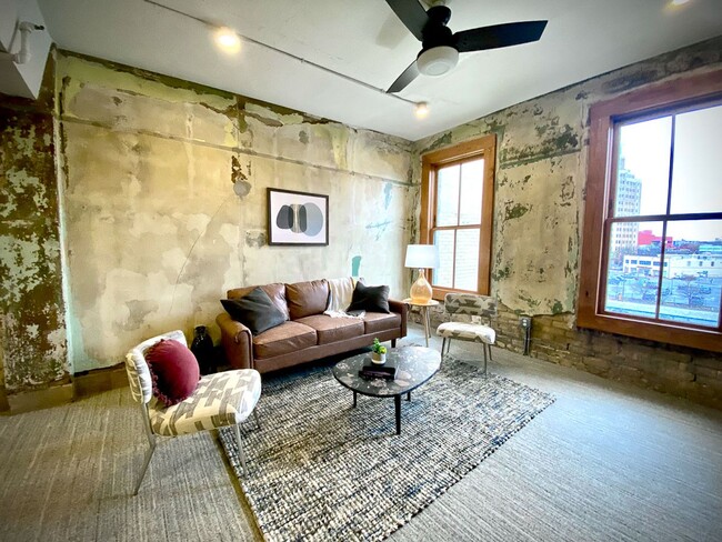 Building Photo - LUXURY CONDOS IN THE HEART OF ALAMO CITY Unit STR 219 N ALAMO #403
