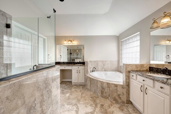 Photo - 3318 W Dallas St