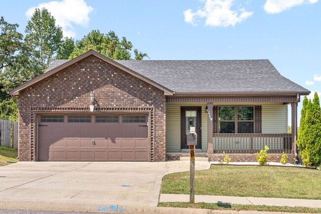 Pet Friendly Three Bedroom! - Pet Friendly Three Bedroom! House