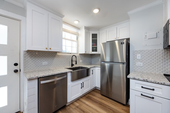 Photo - Country Club Apartments