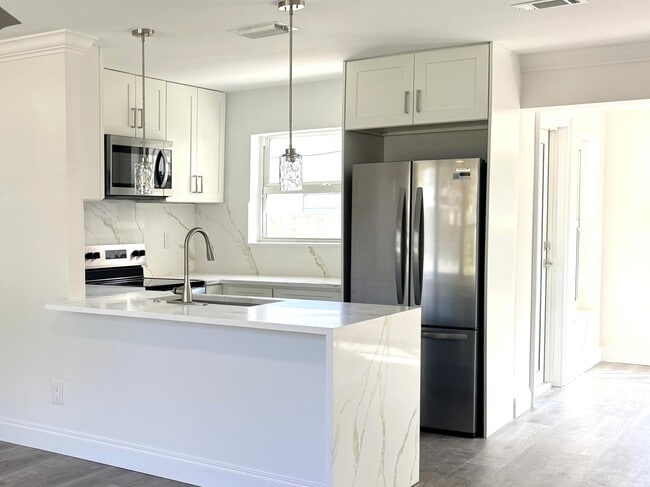 Photo - 442 SW 14th Ct