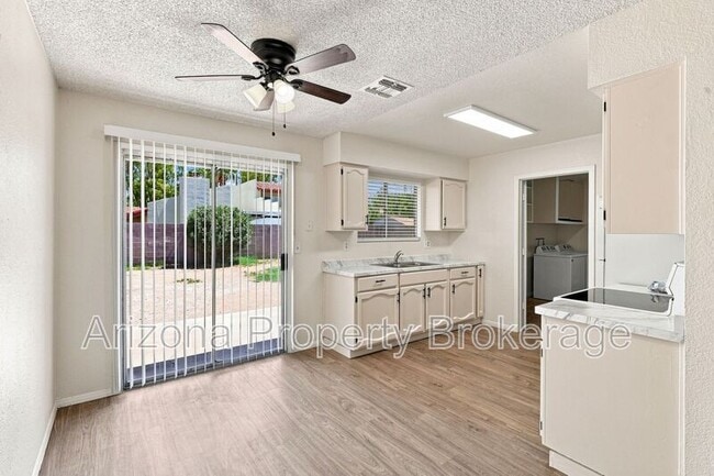 Photo - 1403 N Markdale