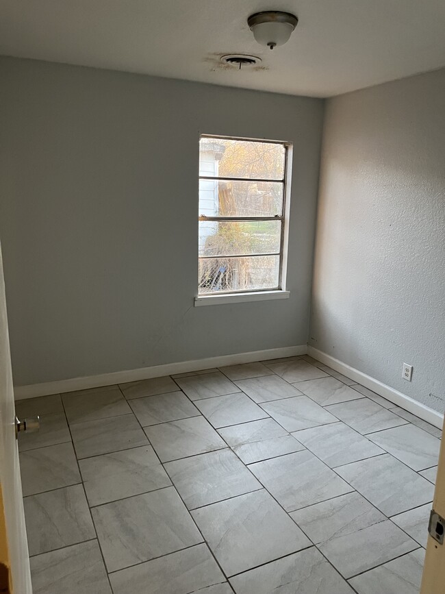 Photo - 915 S 8th St