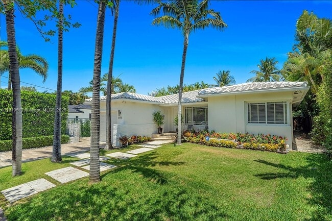 Photo - 5915 La Gorce Dr