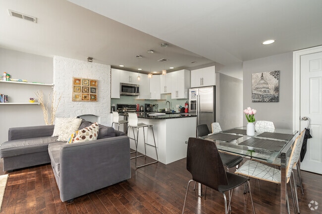 Building Photo - 403 P St NW Unit B Rental