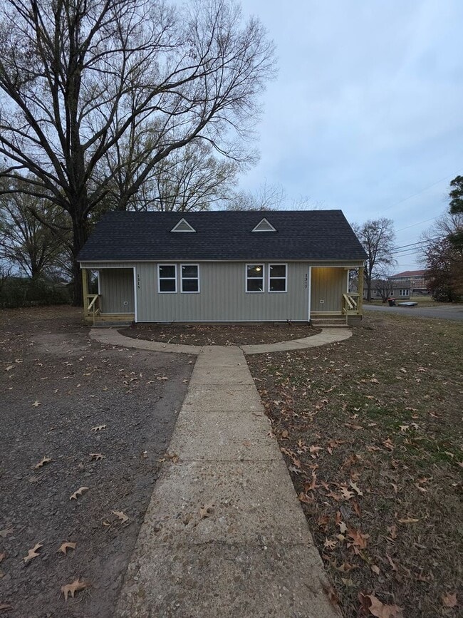 Building Photo - 1315-1317 N. Boston Pl Unit 1315