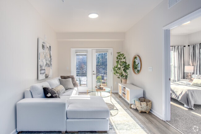 2BR, 2BA - 900SF