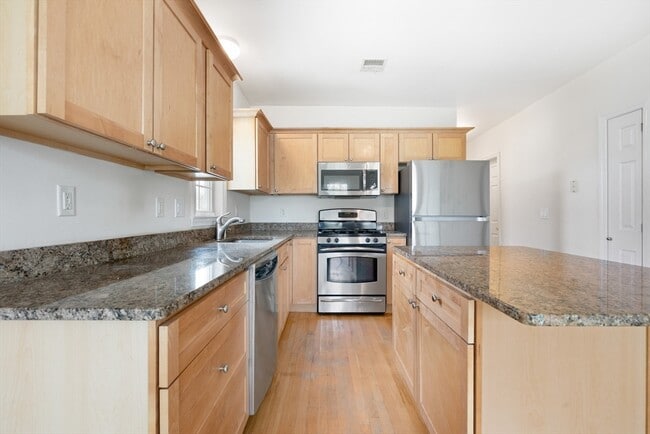 Photo - 39 Montgomery St Unit 3