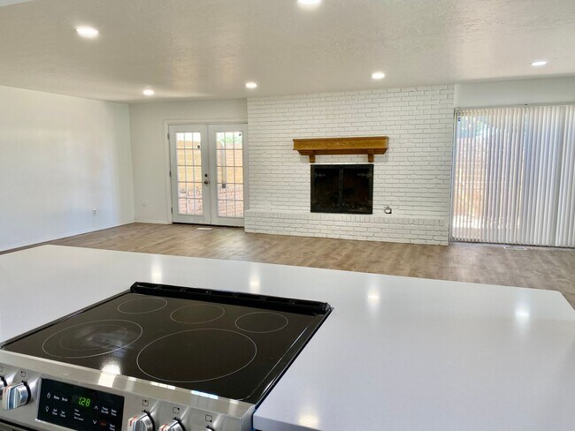 Photo - Large 3 Bed 2 Bath off NW 63rd & N. Villa in OKC