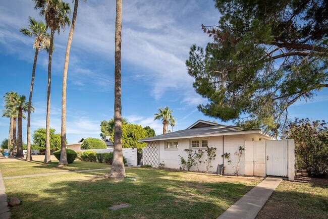 Photo - 3517 E Montecito Ave Unit A