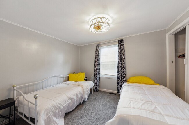 Photo - Charming, Fully Finished, 2 Bedroom Home w...