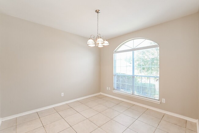 Photo - 2307 Siegen Dr
