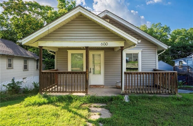 Building Photo - 600 Ridgeview Ave Rental