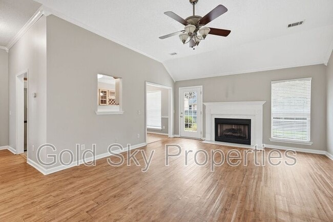 Photo - 124 Hall St