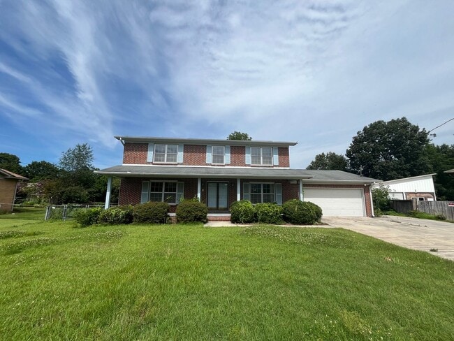 Building Photo - South East Huntsville