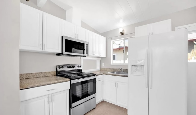 Photo - 3271 Alma St