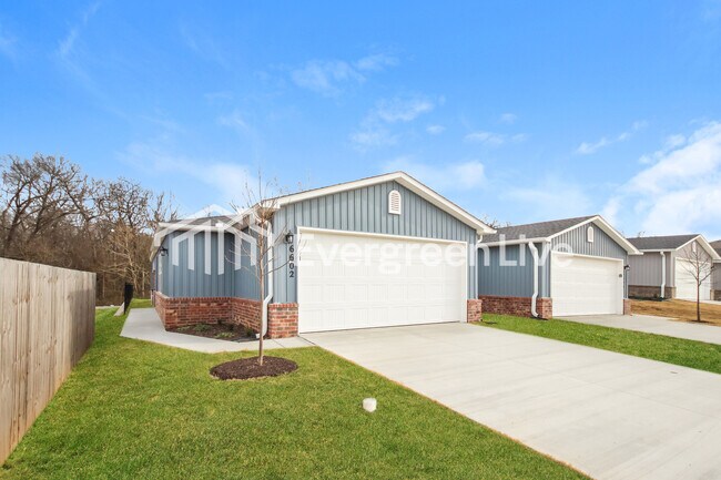 Photo - 6602 NW Kathleen St