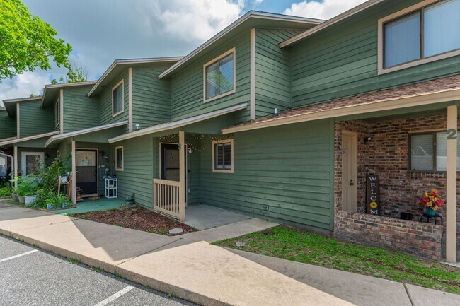 Stunning 2 Bedroom Townhouse in Fort Walto... - Stunning 2 Bedroom Townhouse in Fort Walto...