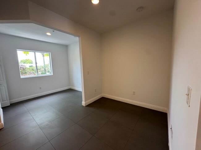 Photo - 346 NW 35th St