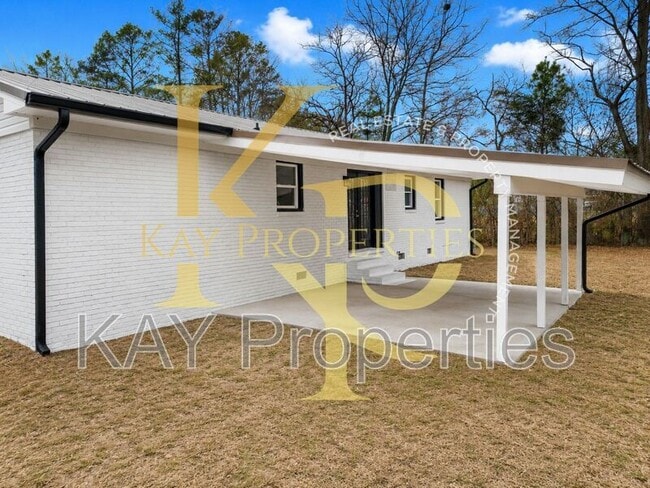 Photo - 6010 Muscat Rd