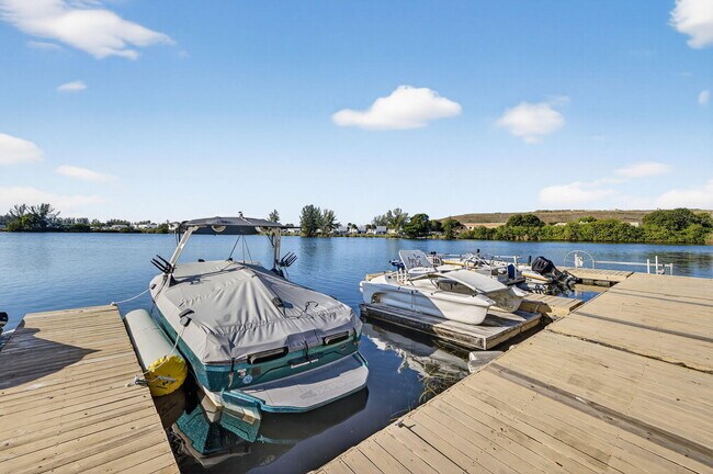 Photo - 4491 Crystal Lake Dr Unit 201a