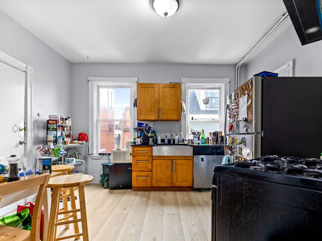 Photo - 3 Kinnaird St Unit 2