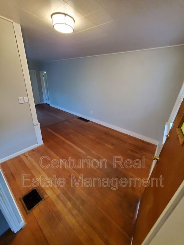 Photo - 1932 Chemeketa St NE