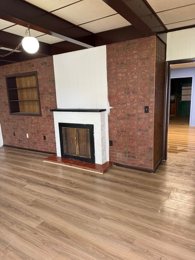 Photo - 355 Locust St