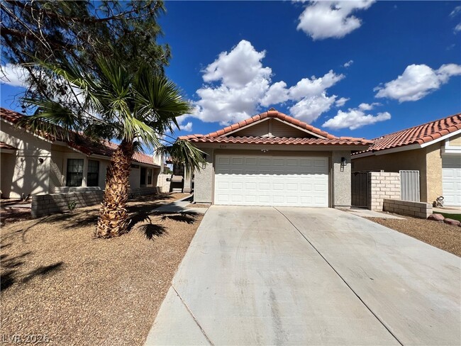 Building Photo - 8304 Palmada Dr