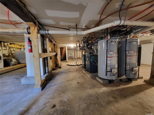 Photo - 143 Searingtown Rd