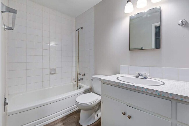 Photo - Spruce Manor