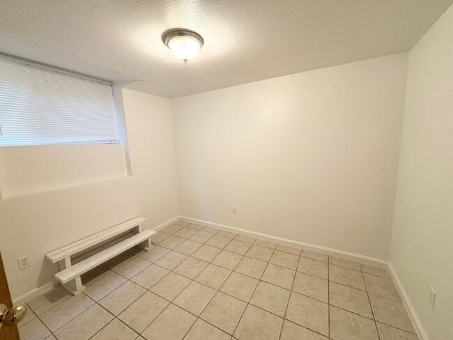 Photo - CK1391-B*-Owner auto-approve up to $500 repairs Unit F